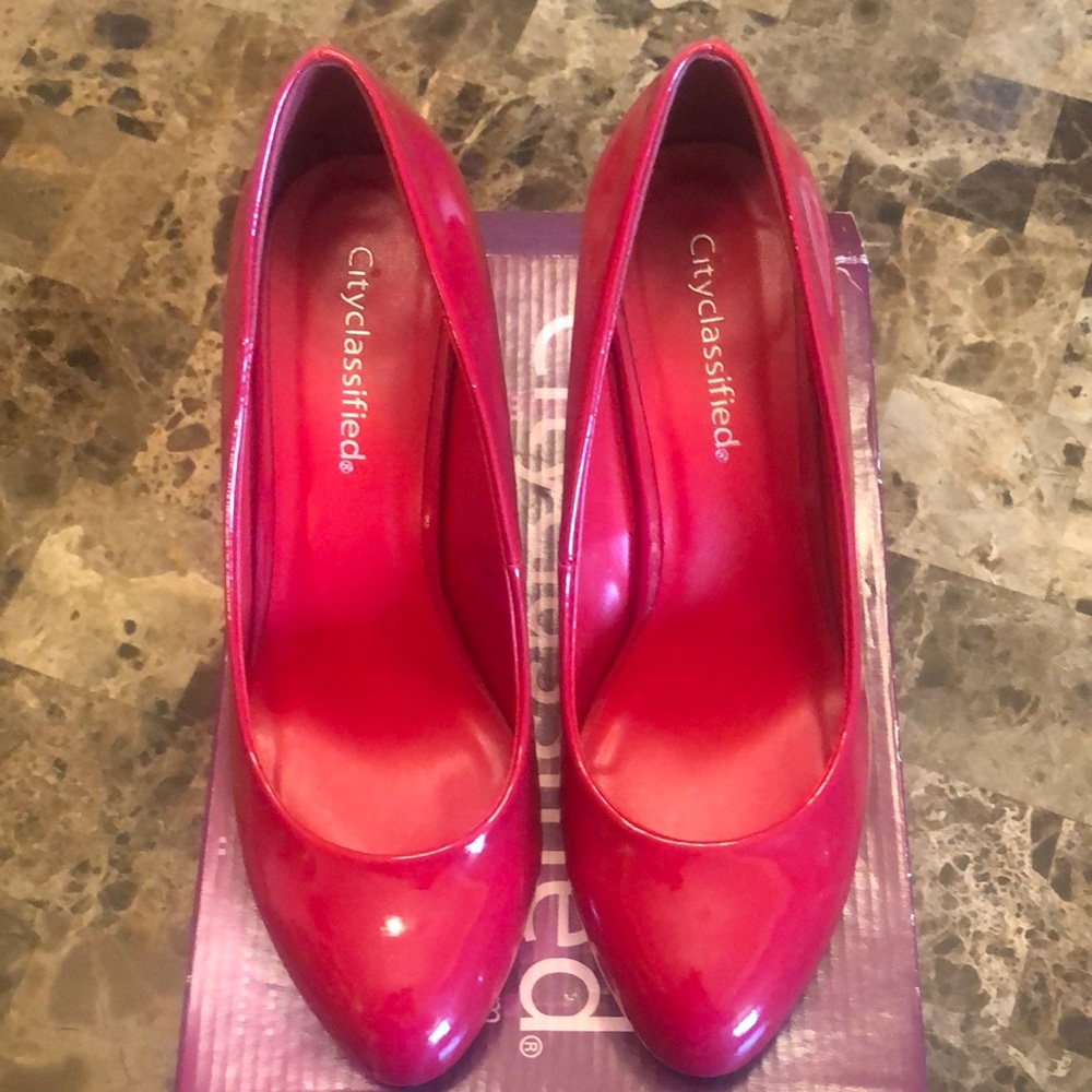 Red heels- worn once